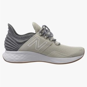 New Balance Women's Fresh Foam Roav V1 Sneaker